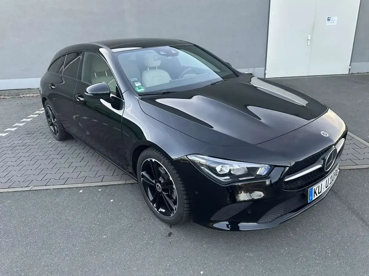 Gebraucht Mercedes CLA200 163 PS (119 kW) 2022 Schwarz Coupé