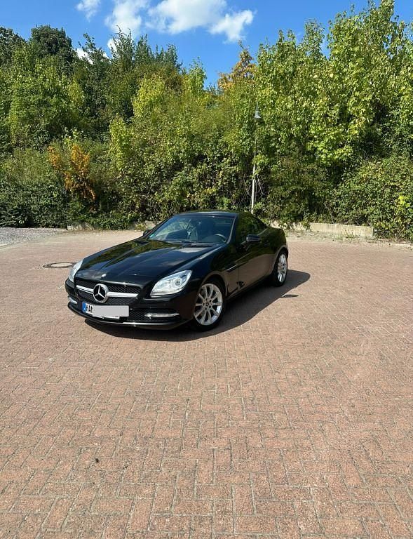 Schwarz Gebraucht 2011 Mercedes SLK200 Edition 1 Cabrio | 14.400 € (Etwas zu teuer) - Bild 1/4