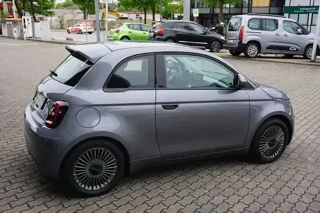 Gebraucht Fiat 500e Icon 86 kW (118 PS) 2022 Grau Limousine