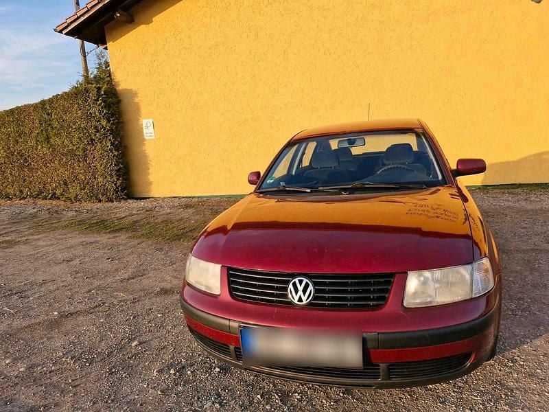 Gebraucht VW Passat 101 PS (74 kW) 1997 Limousine