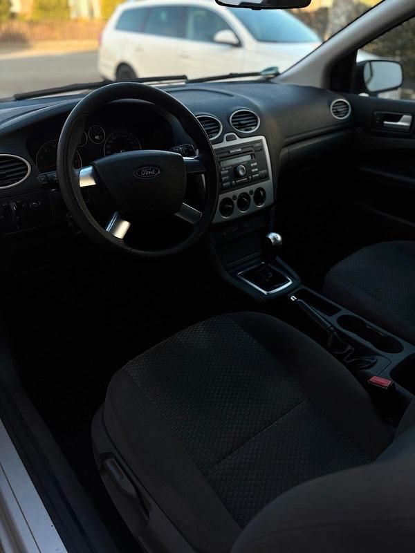 Gebraucht Ford Focus 101 PS (74 kW) 2007 Silber Kleinwagen