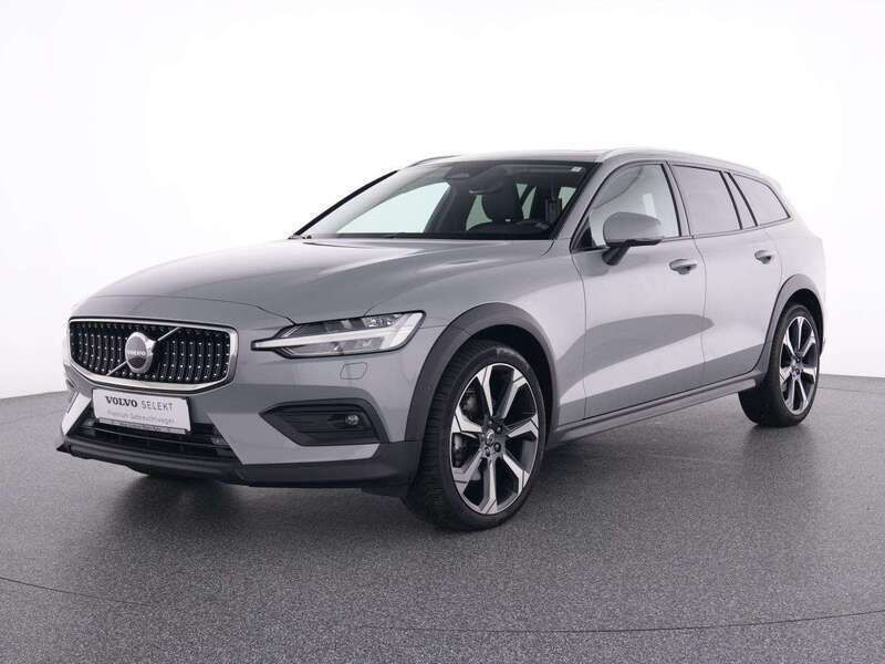 Gebraucht Volvo V60 CC Plus 197 PS (144 kW) 2023 Andere farbe Kombi