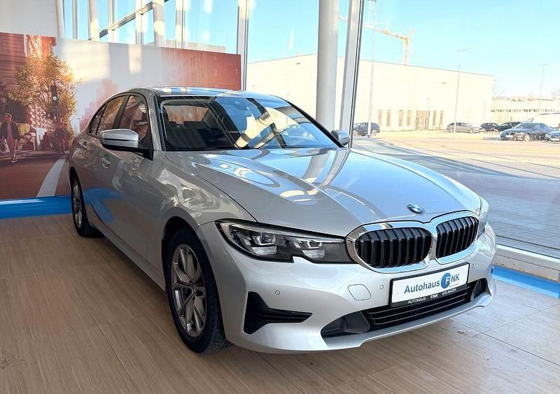 Gebraucht BMW 330 Advantage 258 PS (189 kW) 2020 Silber Limousine
