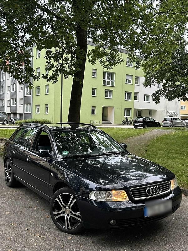 Blau Gebraucht 2000 Audi A4 Kombi | 1.000 € (Guter Preis) - Bild 1/4
