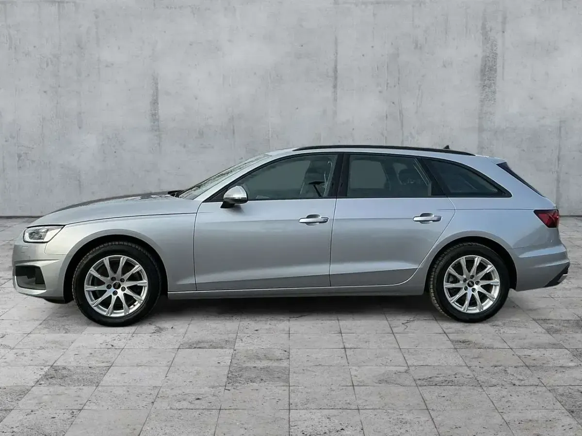 Gebraucht Audi A4 136 PS (100 kW) 2024 Florettsilber metallic Kombi