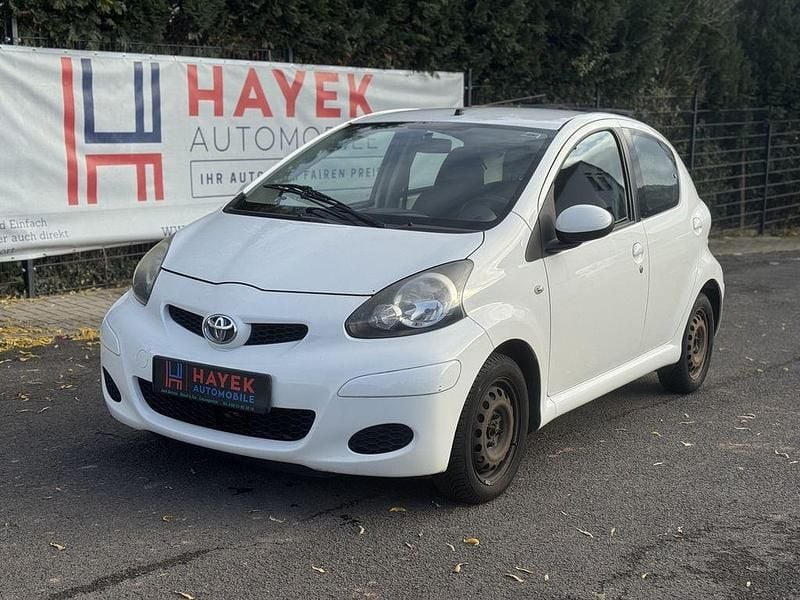 Gebraucht Toyota Aygo Cool 68 PS (50 kW) 2011 Weiß Kleinwagen