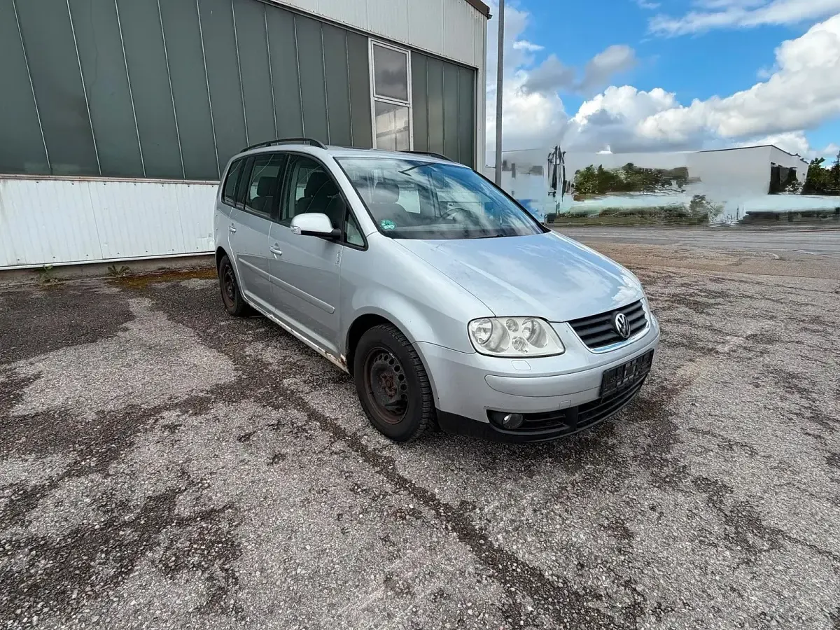 Usata VW Touran 105 CV (77 kW) 2004 Argento Monovolume