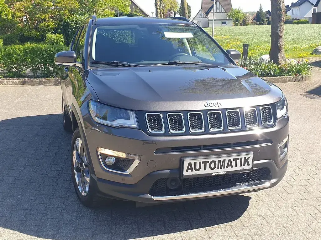 Occasion Jeep Compass Limited 170 ch (125 kW) 2018 Gris SUV
