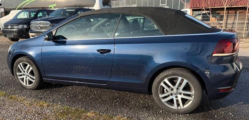 Gebraucht VW Golf Cabriolet Basis 105 PS (77 kW) 2012 Blau Cabrio