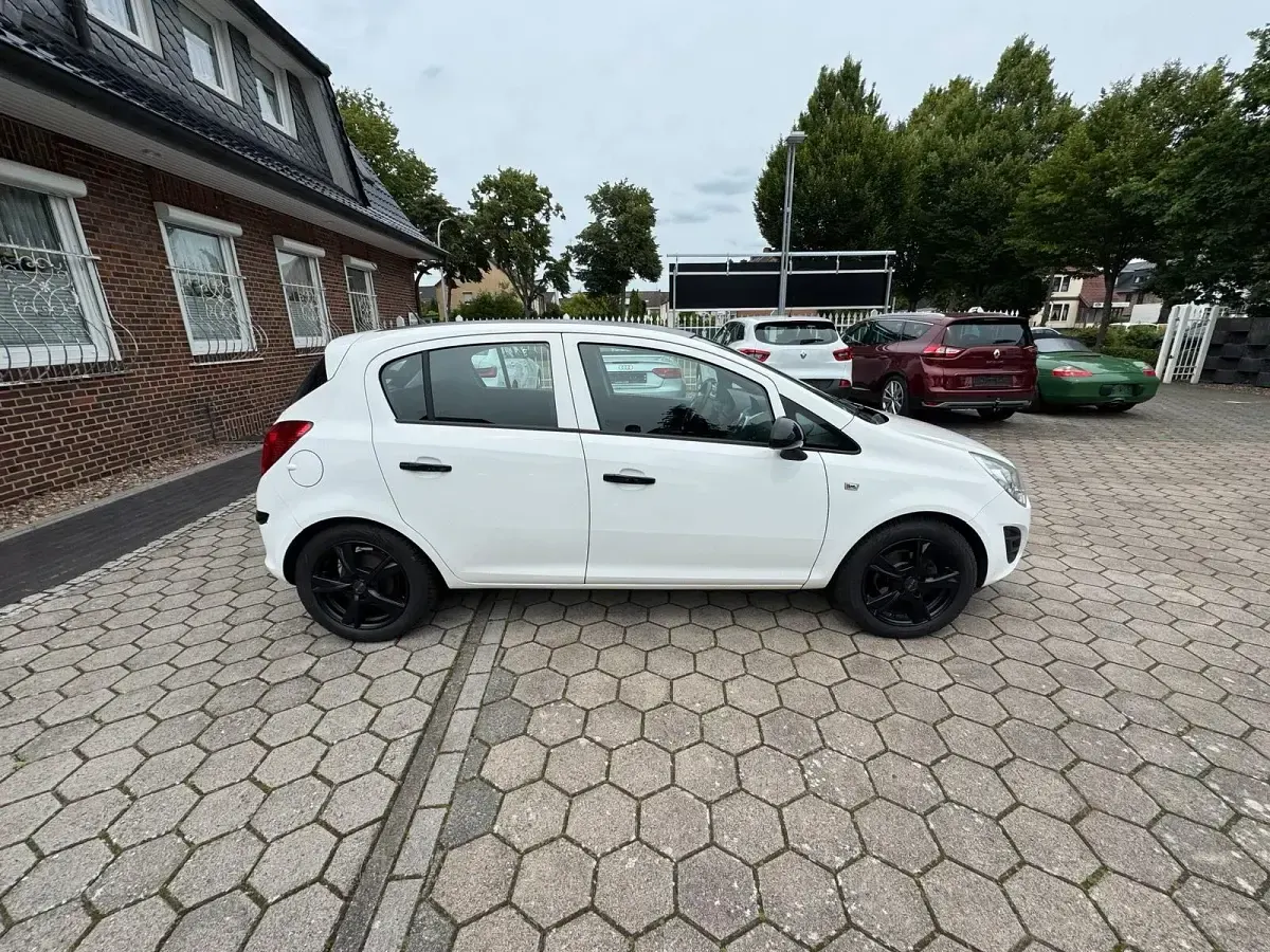 Gebraucht Opel Corsa 87 PS (63 kW) 2013 Weiß Kleinwagen