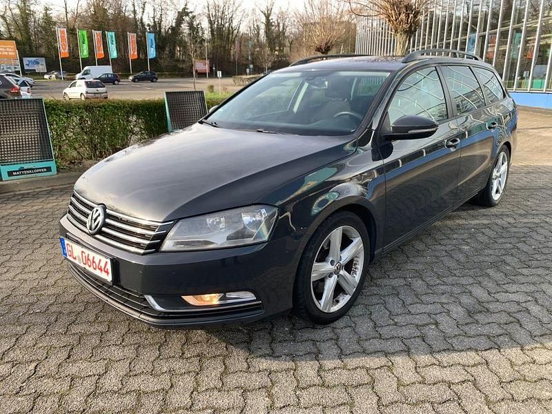 Gebraucht VW Passat 140 PS (102 kW) 2012 Grau Kombi