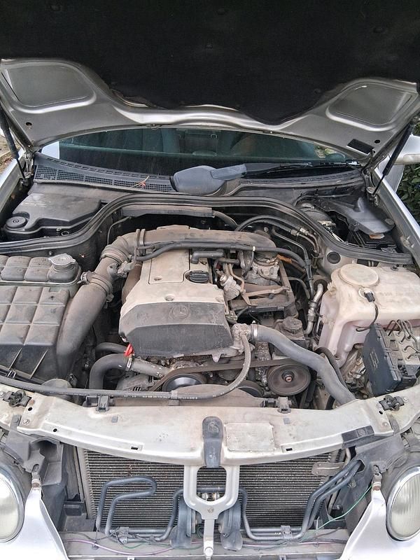 Gebraucht Mercedes CLK200 136 PS (100 kW) 1999 Silber Coupé