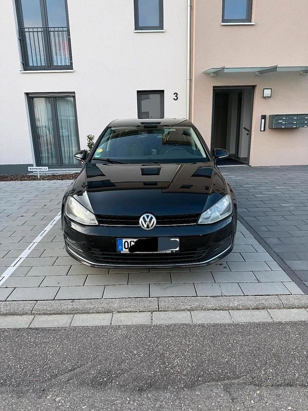 Schwarz Gebraucht 2017 VW Golf VII Allstar Kleinwagen | 13.200 € (Guter Preis) - Bild 1/4