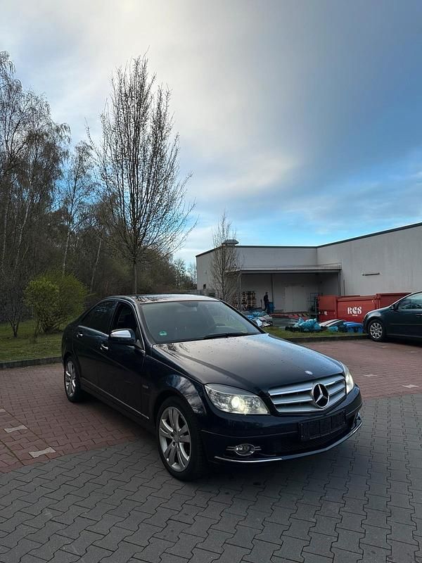Gebraucht Mercedes C320 224 PS (164 kW) 2008 Blau Limousine