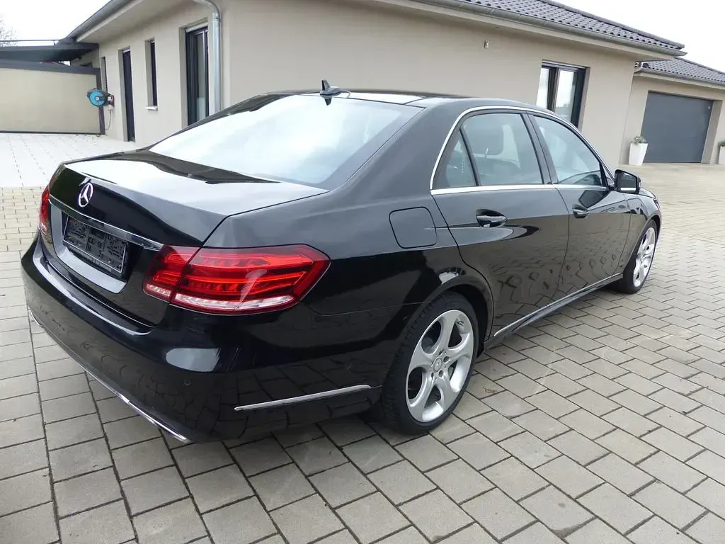 Gebraucht Mercedes E400 333 PS (244 kW) 2014 Schwarz Limousine