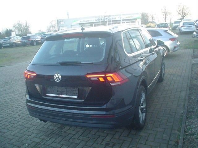 Gebraucht VW Tiguan Comfortline 150 PS (110 kW) 2016 Schwarz SUV