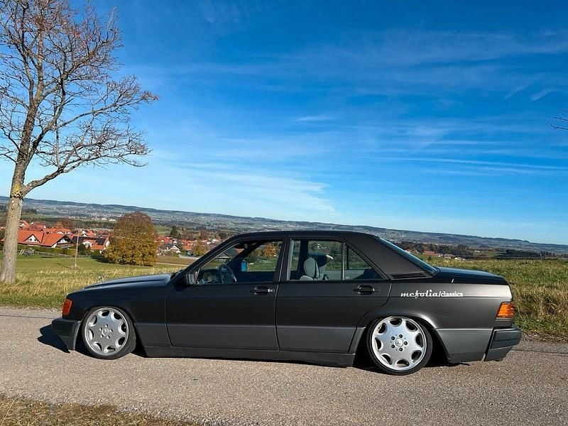 Gebraucht Mercedes 190 109 PS (80 kW) 1992 Grau Limousine
