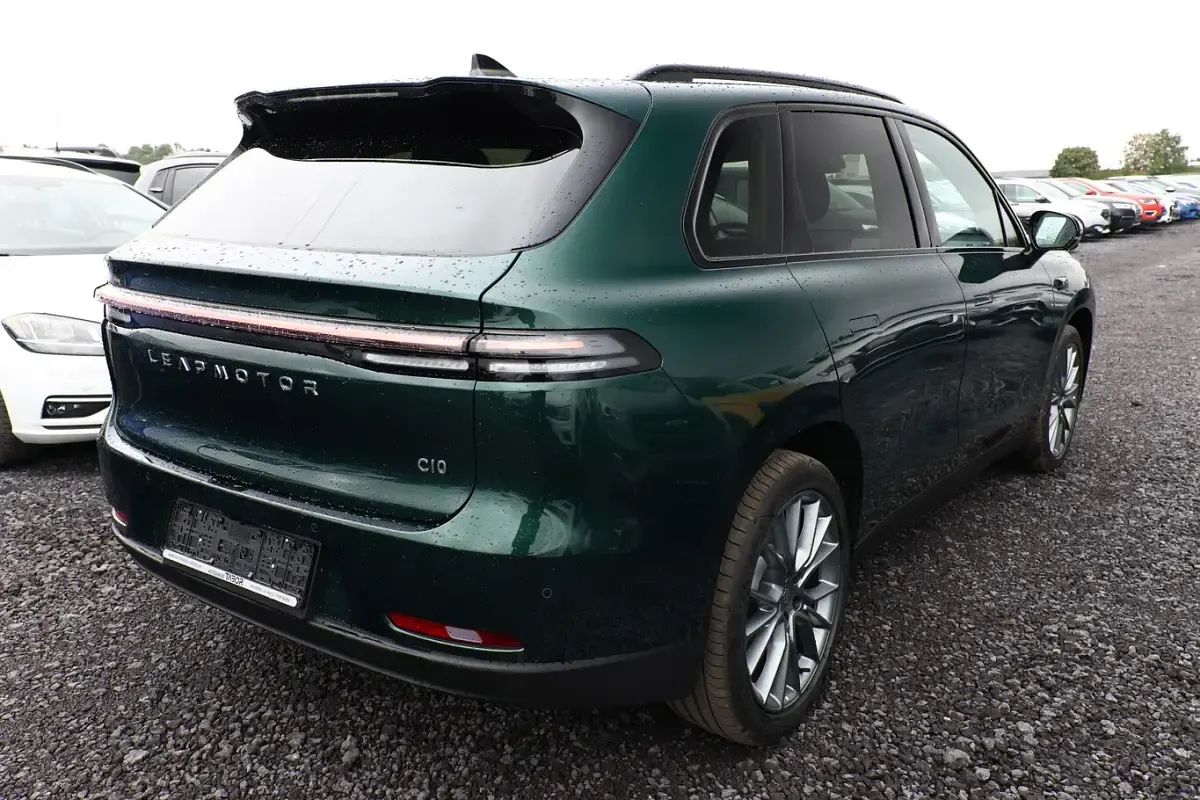 Uusi Leapmotor C10 219 kW (299 HP) 2026 Vihreä Katumaasturi