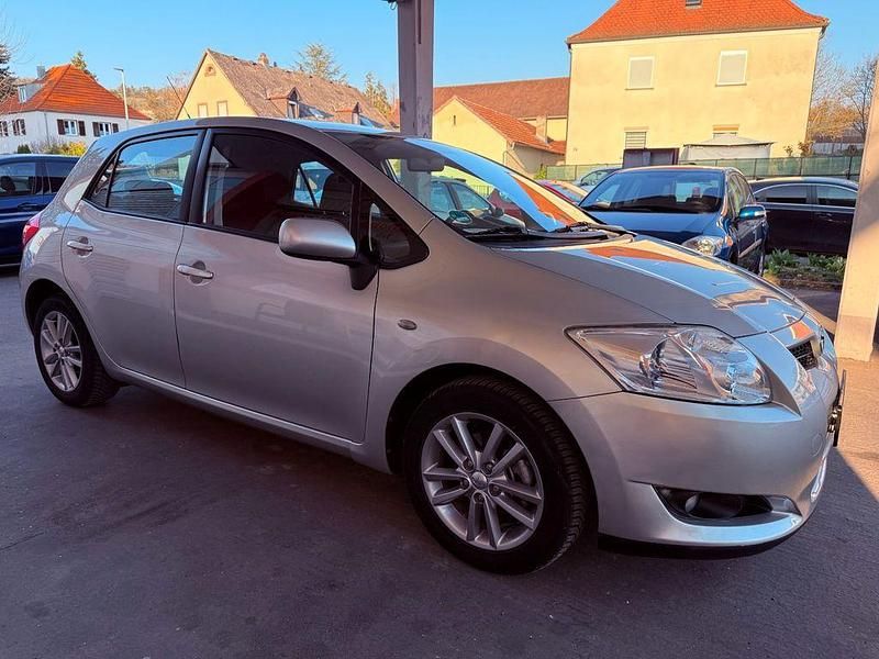 Gebraucht Toyota Auris Sol 132 PS (97 kW) 2010 Silber Kleinwagen