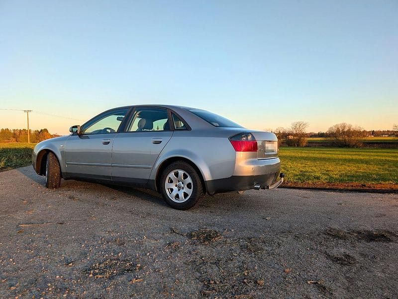 Gebraucht Audi A4 131 PS (96 kW) 2002 Silber Limousine