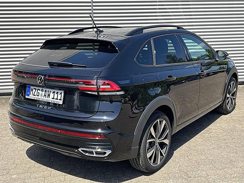Gebraucht VW Taigo R-line 110 PS (80 kW) 2023 Deep black perleffekt (metallic) SUV