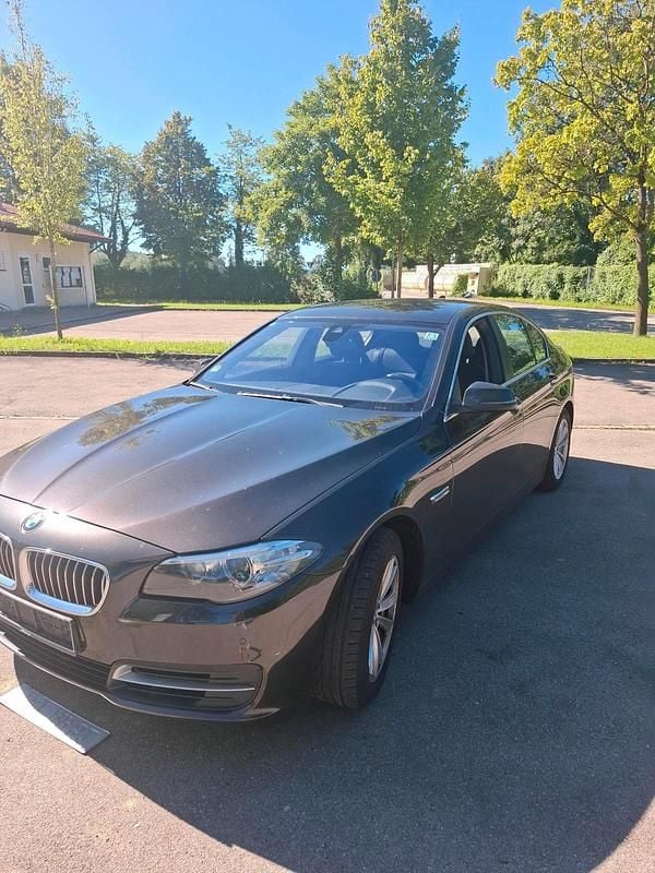 Braun Gebraucht 2016 BMW 520 Limousine | 13.900 € (Guter Preis) - Bild 1/4