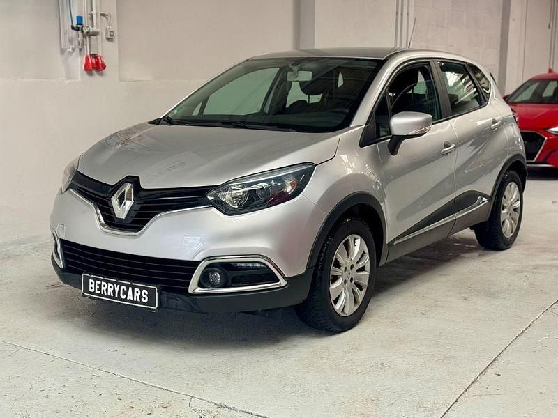 Grau Gebraucht 2014 Renault Captur Dynamique SUV | 7.490 € (Guter Preis) - Bild 1/4
