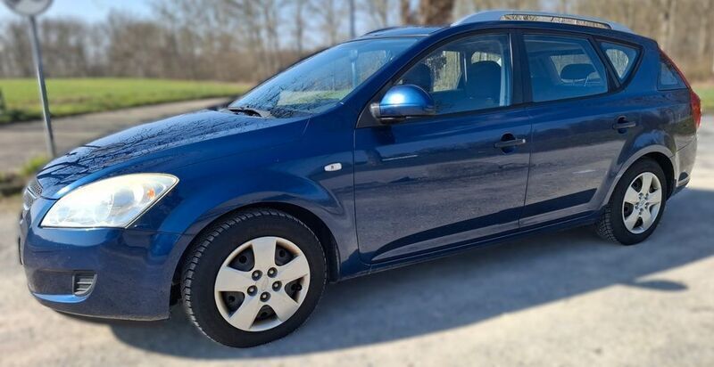 Blau Gebraucht 2008 Kia Ceed Sportswagon Kombi | 2.000 € - Bild 1/4