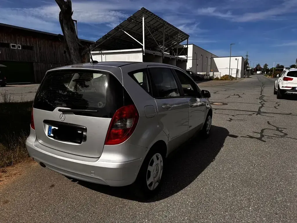 Gebraucht Mercedes A160 95 PS (69 kW) 2011 Schwarz Kleinwagen