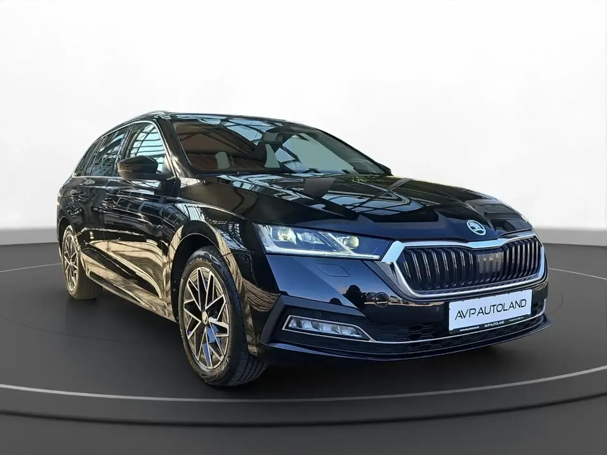 Gebraucht Skoda Octavia Style 150 PS (110 kW) 2023 Blackmagic perleffekt Kombi
