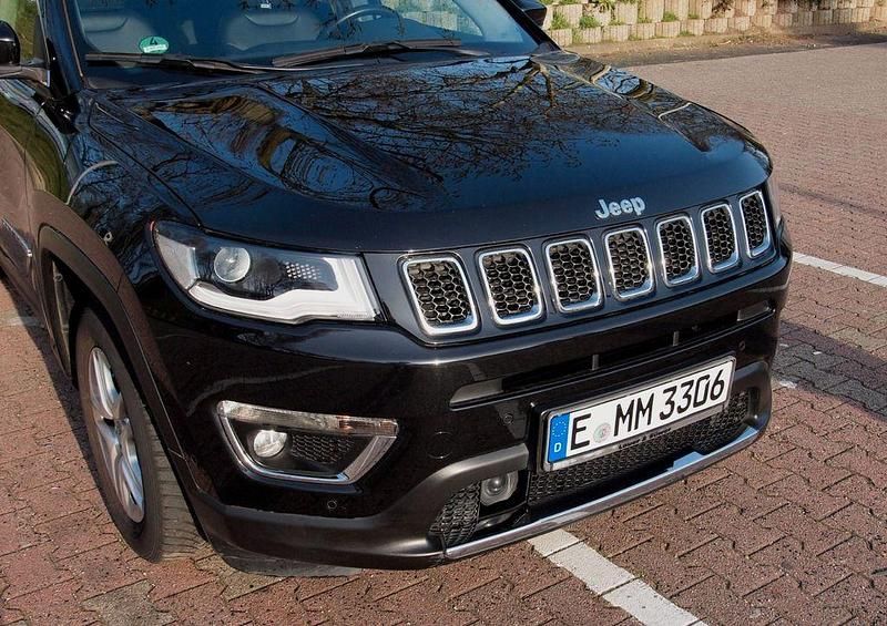 Gebraucht Jeep Compass Limited 150 PS (110 kW) 2020 Schwarz SUV