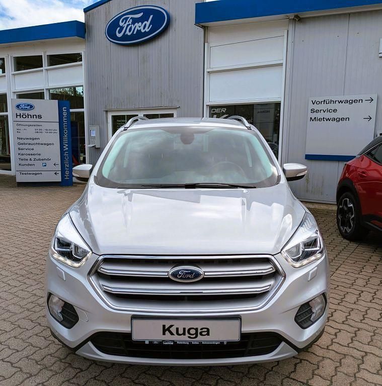 Gebraucht Ford Kuga Titanium 150 PS (110 kW) 2019 Silber SUV
