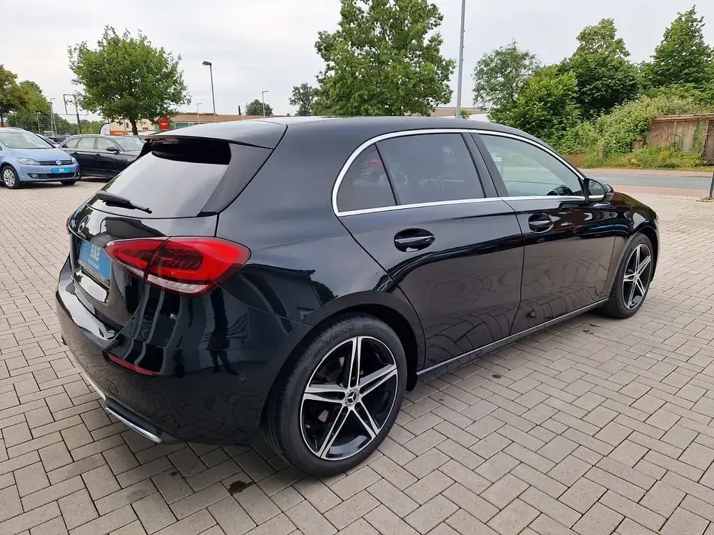 Gebraucht Mercedes A200 Progressive 163 PS (119 kW) 2018 Schwarz Limousine