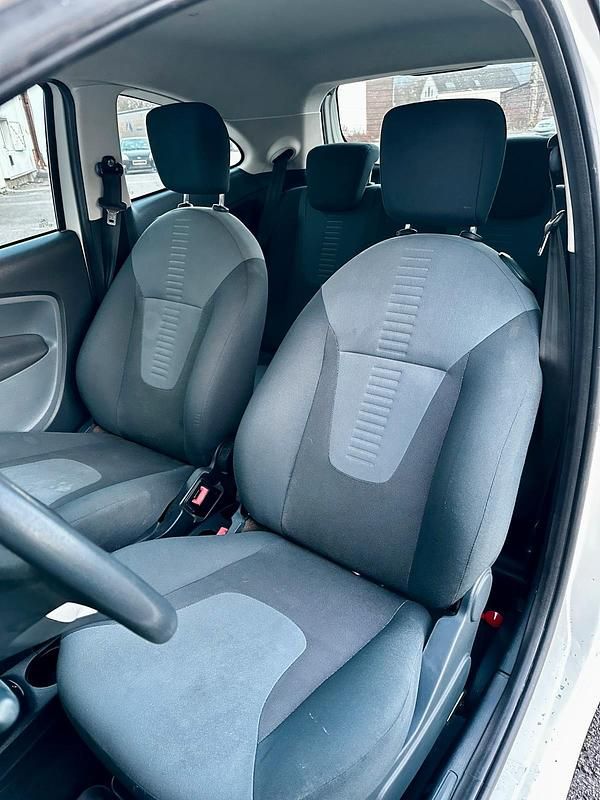 Gebraucht Ford Ka Trend 70 PS (51 kW) 2010 Weiß Kleinwagen