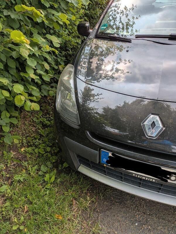 Schwarz Gebraucht 2011 Renault Clio II Expression Kleinwagen | 1.200 € (Superpreis) - Bild 1/4