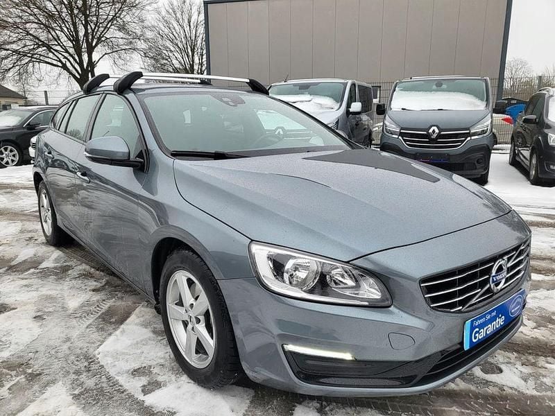 Grau Gebraucht 2018 Volvo V60 Linje Svart Kombi | 13.999 € (Superpreis) - Bild 1/4