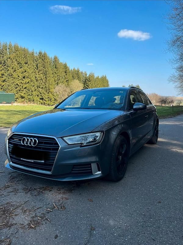 Gebraucht Audi A3 Sport 190 PS (139 kW) 2018 Grau Limousine