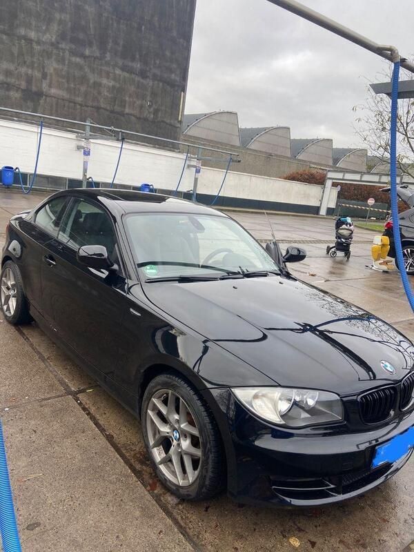Schwarz Gebraucht 2010 BMW 120 Coupé M Sport Coupé | 9.600 € (Guter Preis) - Bild 1/4