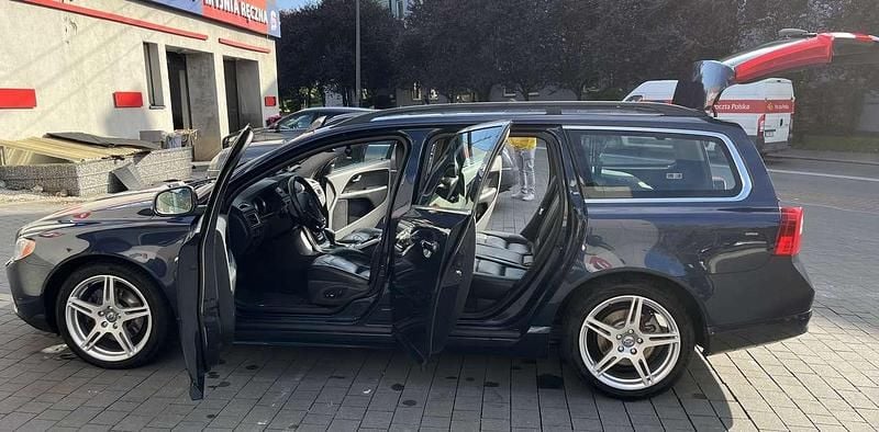 Gebraucht Volvo V70 Pro 136 PS (100 kW) 2013 Blau Kombi