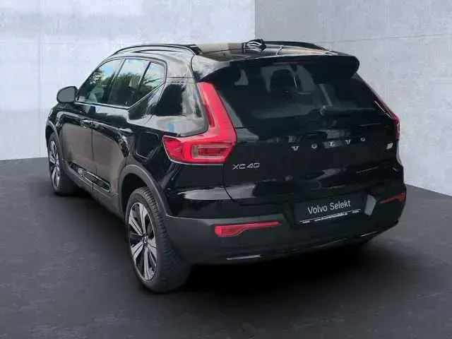 Gebraucht Volvo XC40 Core 185 kW (252 PS) 2022 Schwarz SUV