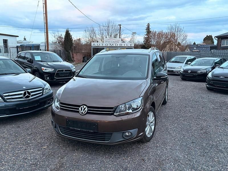 Gebraucht VW Touran Style 140 PS (102 kW) 2012 Braun Van / Kleinbus