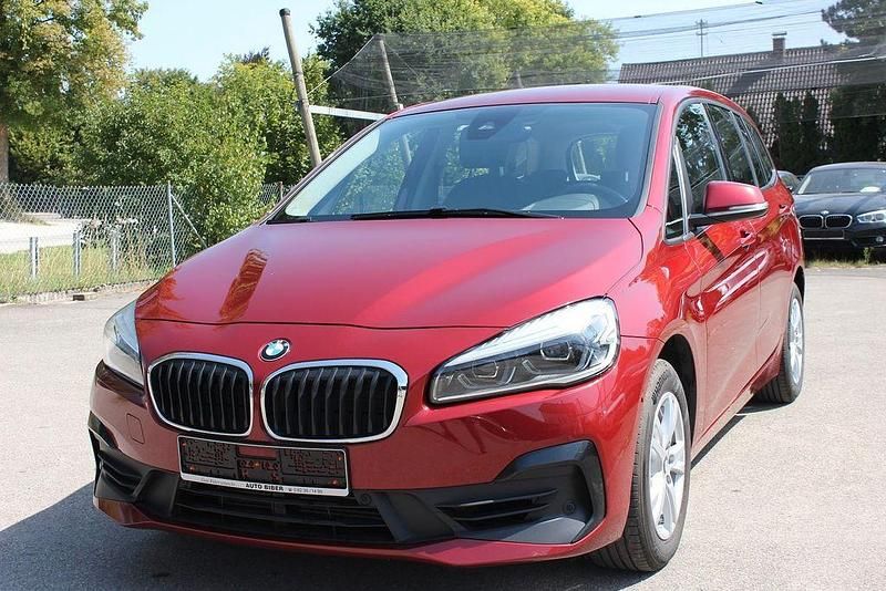 Rot Gebraucht 2019 BMW 218 Gran Tourer Van / Kleinbus | 14.890 € (Fairer Preis) - Bild 1/4