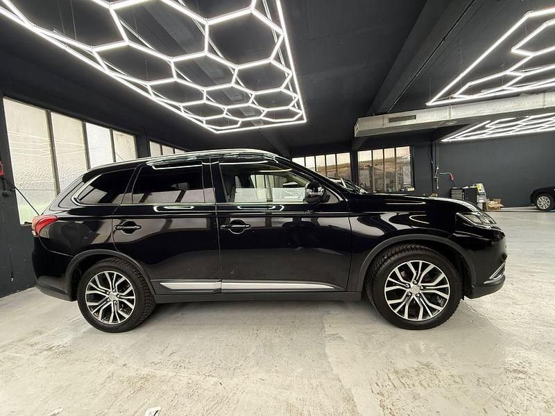 Gebraucht Mitsubishi Outlander Top 150 PS (110 kW) 2016 Schwarz SUV