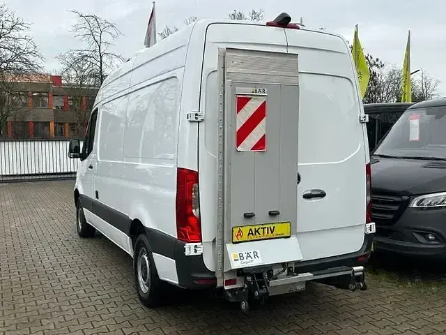 Używany Mercedes Sprinter 170 KM (125 kW) 2022 Biały Van