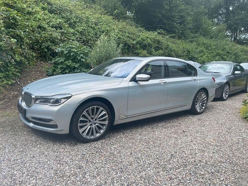Bmw individual mondstein Gebraucht 2017 BMW 740L Limousine | 24.980 € (Guter Preis) - Bild 1/4