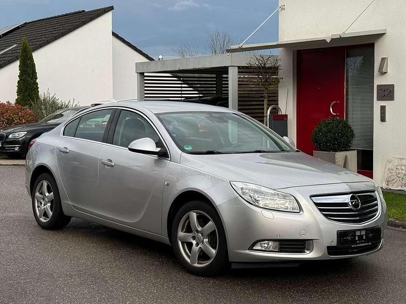 Gebraucht Opel Insignia Edition 160 PS (117 kW) 2009 Argon silber/ice silver (m2) Limousine