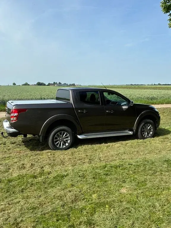 Gebraucht Mitsubishi L200 181 PS (133 kW) 2018 Braun Pickup