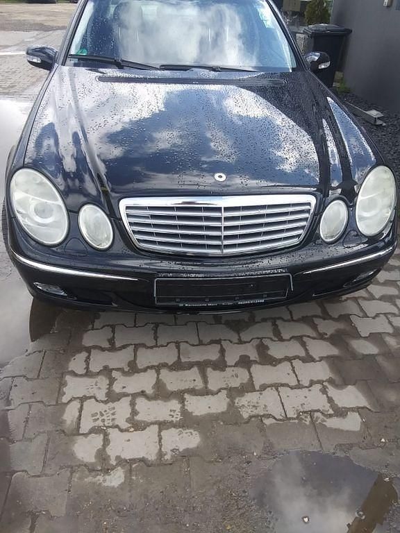 Schwarz Gebraucht 2002 Mercedes E320 Elegance Limousine | 2.900 € (Superpreis) - Bild 1/4