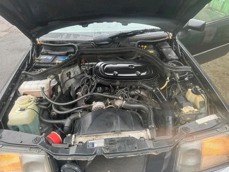 Gebraucht Mercedes 230 136 PS (100 kW) 1991 Braun Coupé