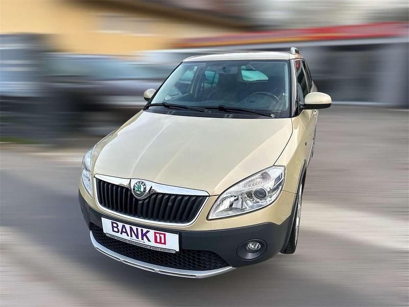 Gebraucht Skoda Fabia 105 PS (77 kW) 2011 Safaribeige metallic Kleinwagen